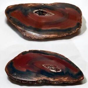 Polished Agate Slice – Natural Crystal Geode with Red & Black Bands